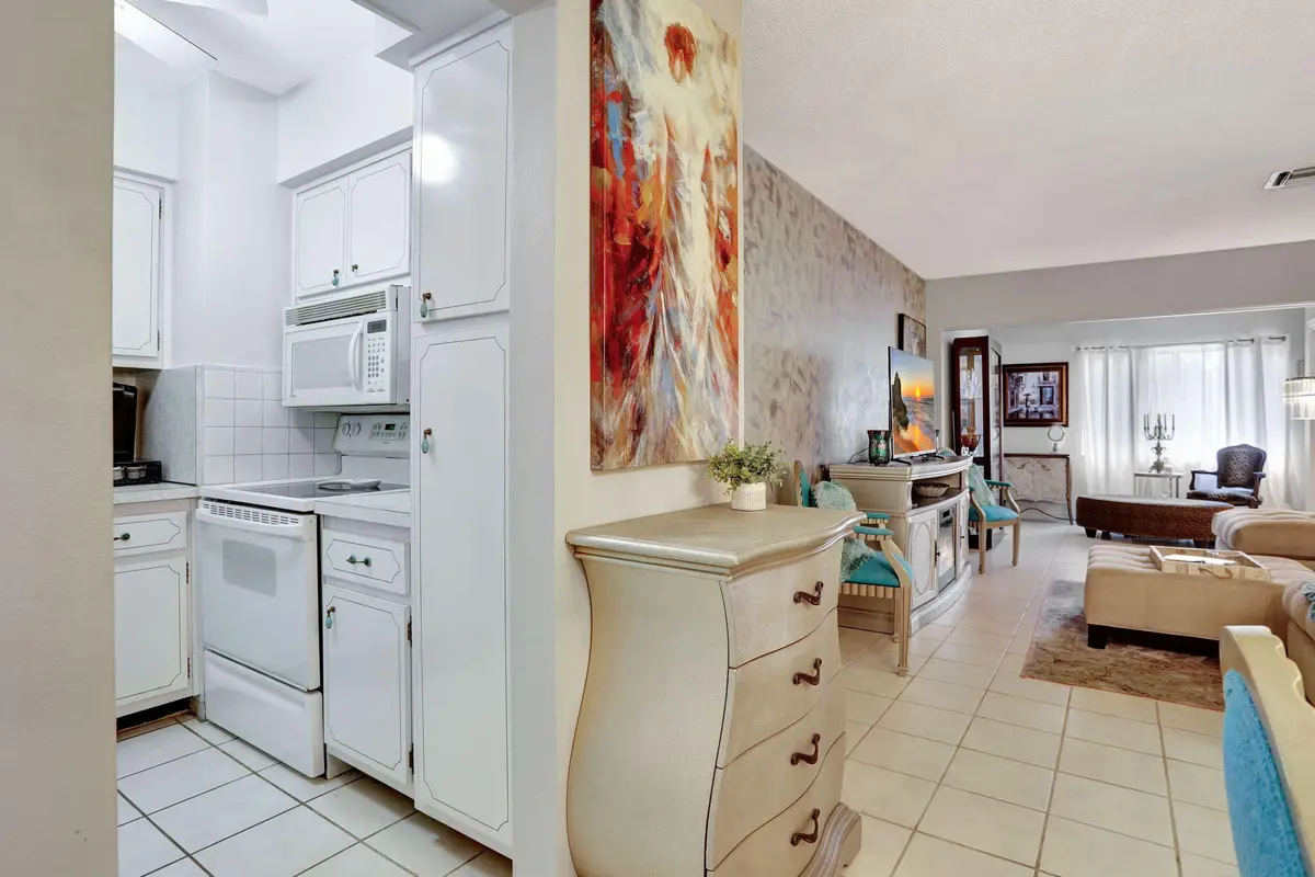 7-web-or-mls-001L7531 at 2131 NE 42nd Court 210E, Lighthouse Point