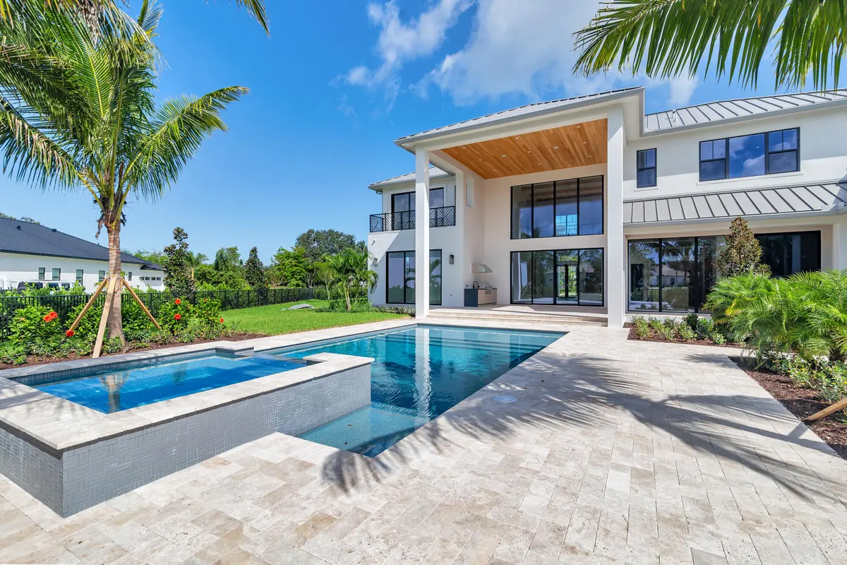 low-23 at 2220 GREENBRIAR Boulevard, Wellington