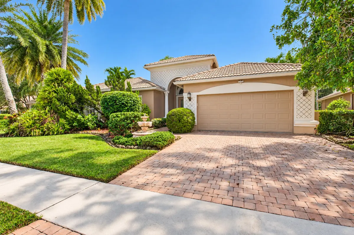 Front at 6946 MILANI Street, Lake Worth