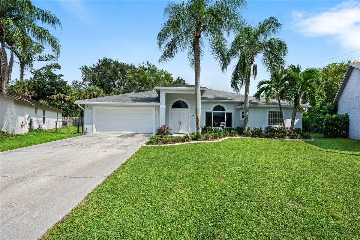 01-LUX_5469 at 264 MALIBU Circle, Greenacres