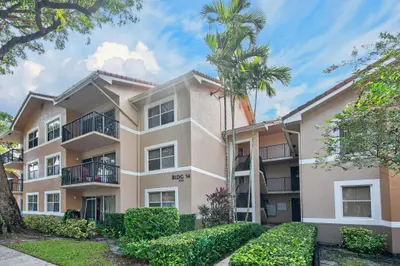 8741 Wiles Road #305, Coral Springs – Condominium for rent