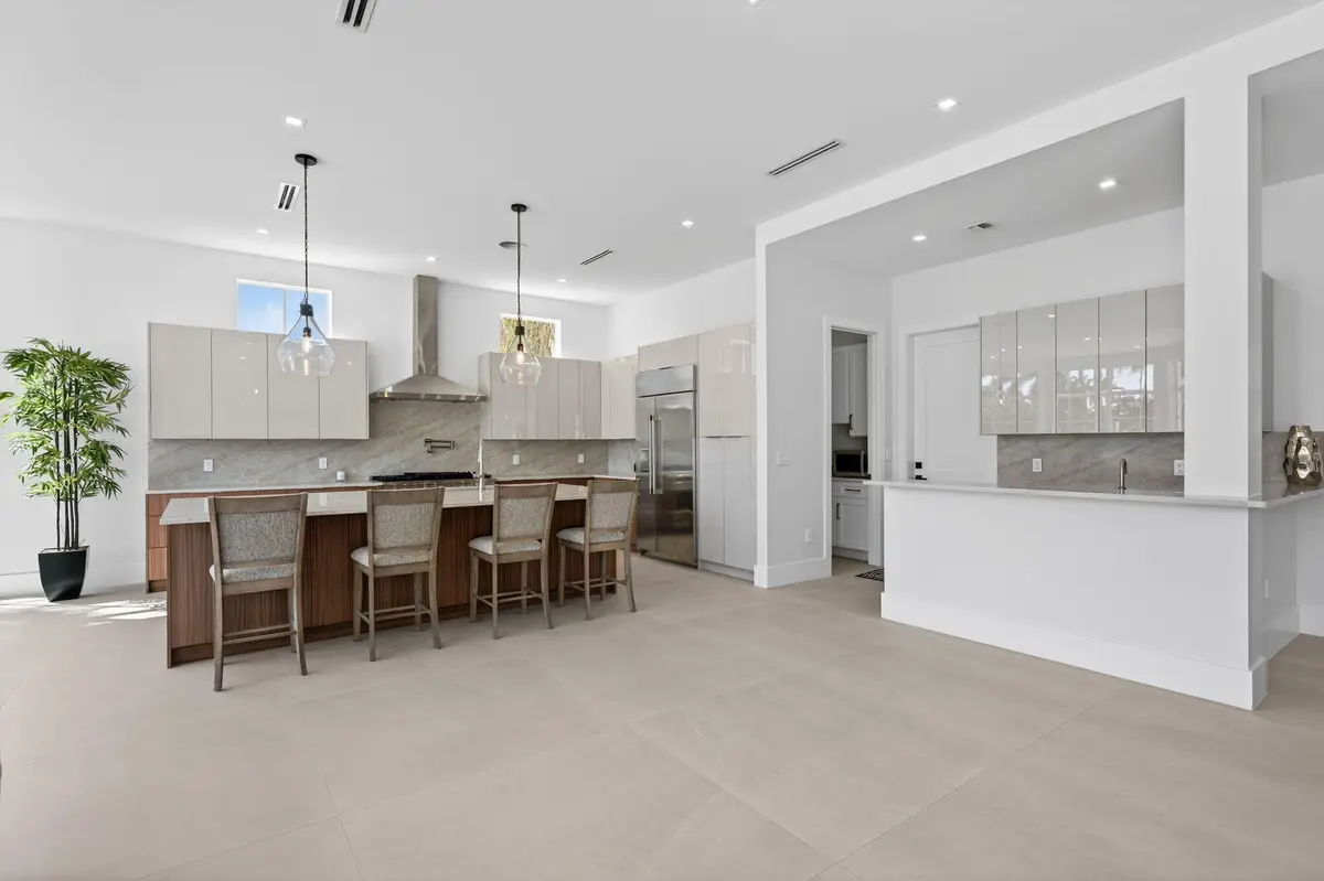 16-web-or-mls-DSC06251 at 310 SE 9TH Court, Pompano Beach