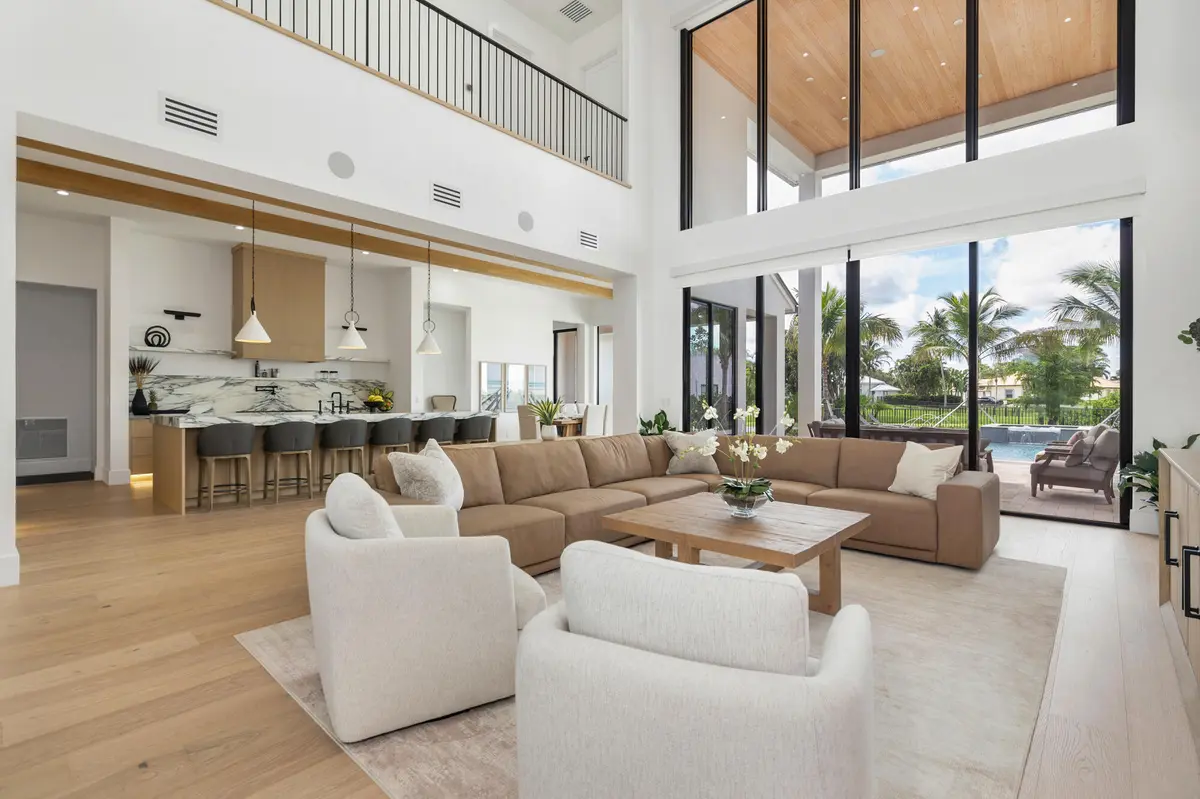 low-10 at 2220 GREENBRIAR Boulevard, Wellington