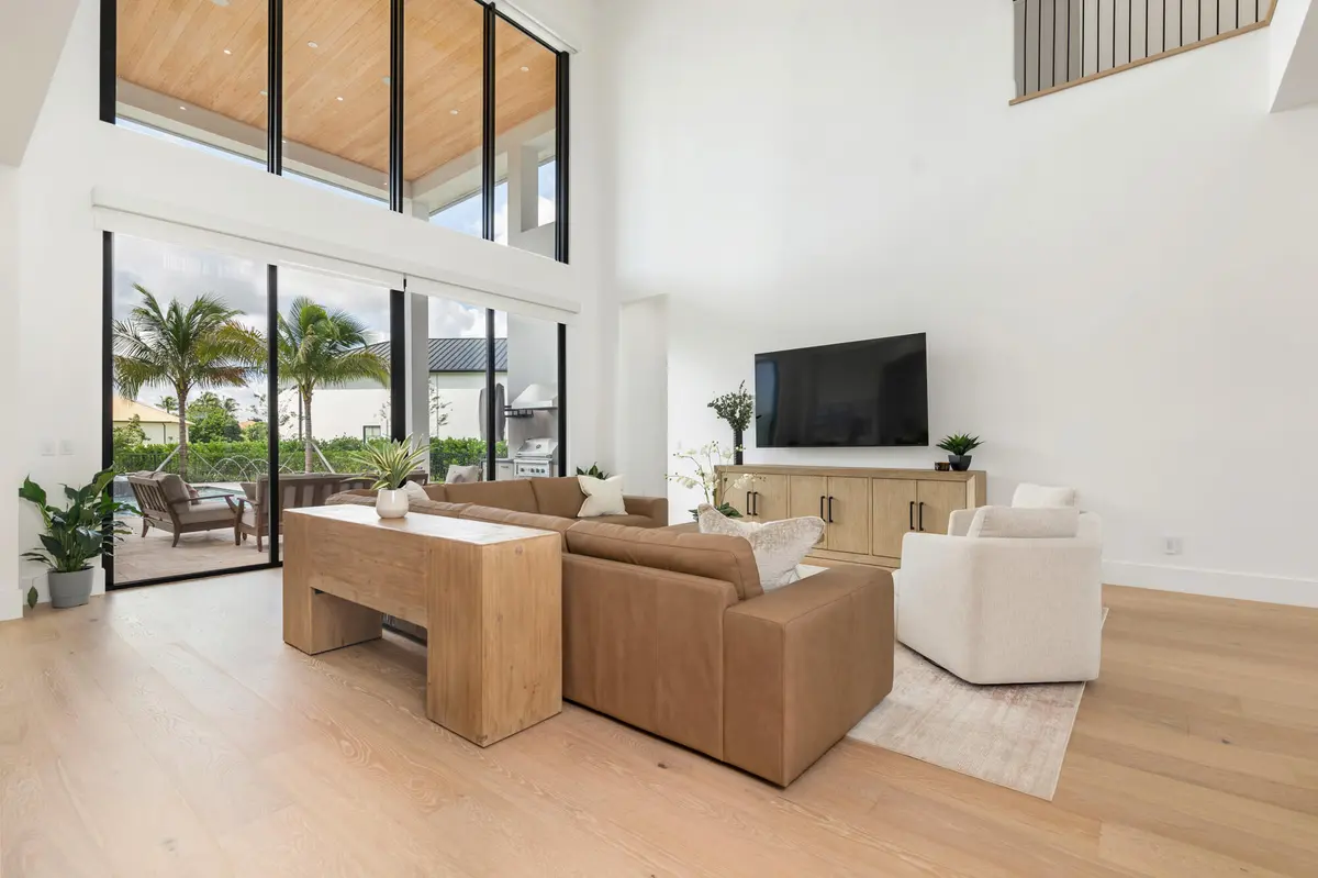 low-11 at 2220 GREENBRIAR Boulevard, Wellington