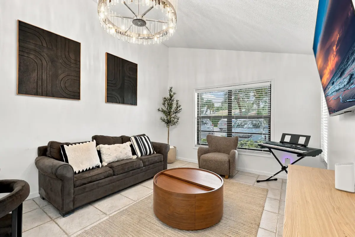 11_1z3a0697 at 4475 Willow Pond Road A, West Palm Beach