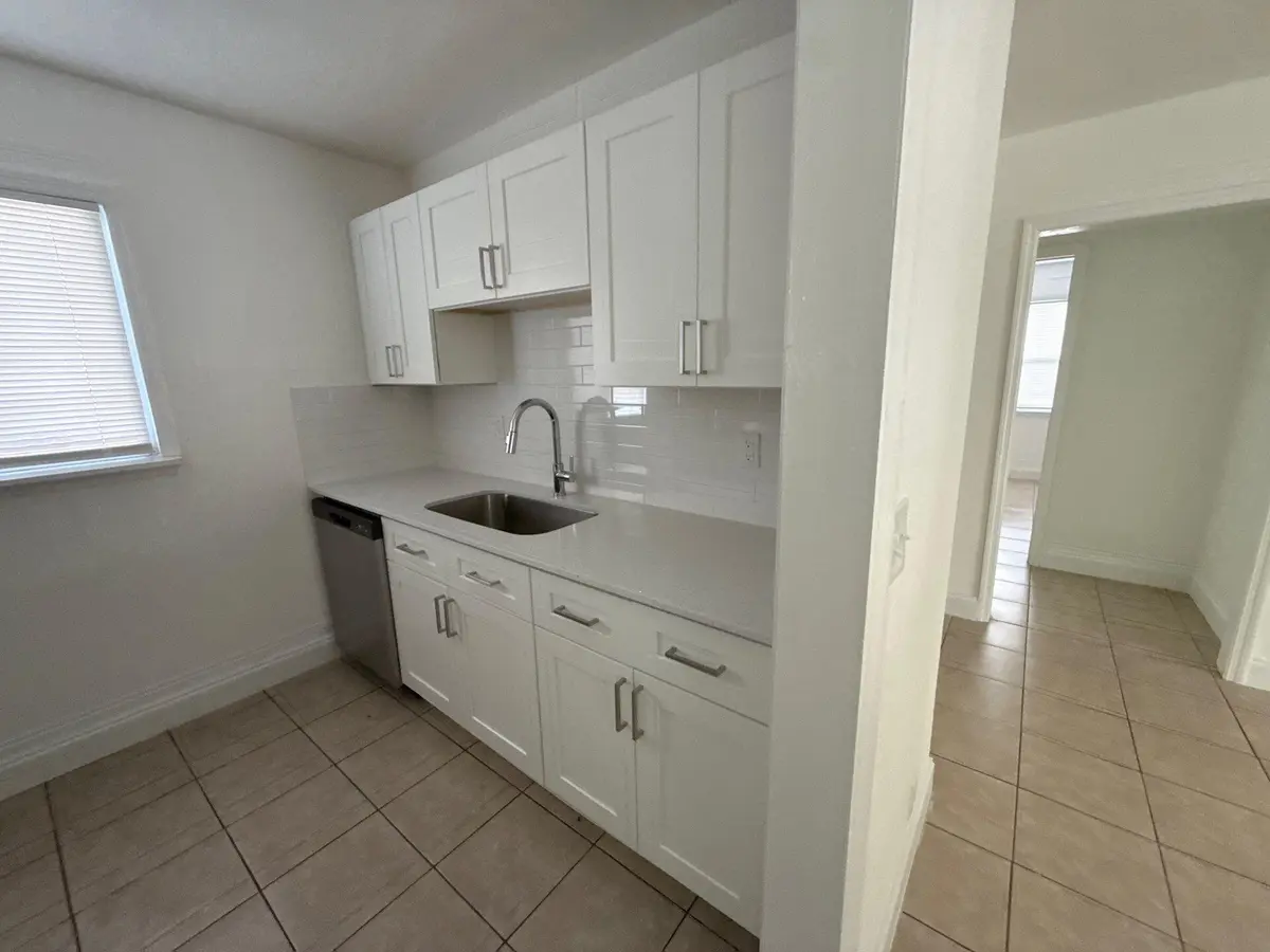 398af7db-6d0e-471c-87e8-a8333ddb8eeb at 429 SE LAKE Street, Stuart
