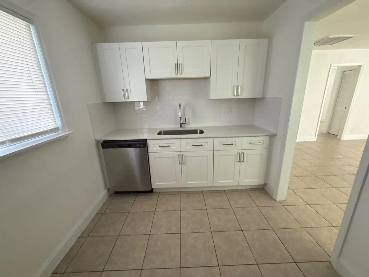 c59e7b3b-3653-4220-85d9-7ee959d873c3 at 429 SE LAKE Street, Stuart