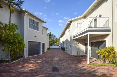 271 SE 22nd Street, Fort Lauderdale – Townhouse for rent