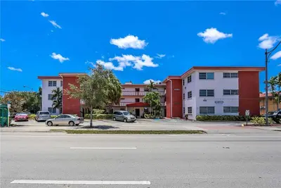 4800 Hollywood Boulevard 1F, Hollywood – Apartment for rent