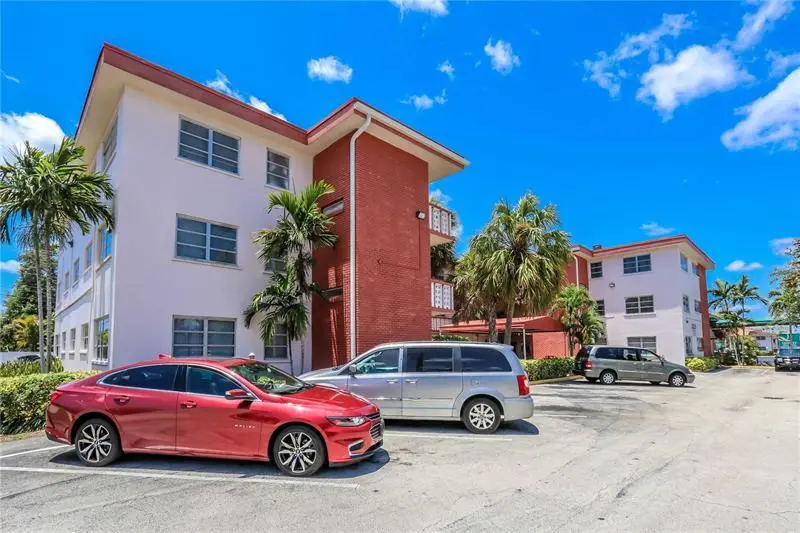 4800 Hollywood Boulevard 1F, Hollywood, FL – photo 5