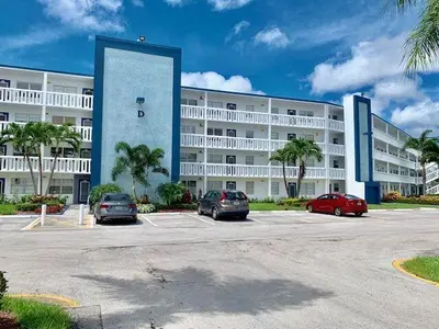 2060 Exeter D, Boca Raton – Condominium for sale
