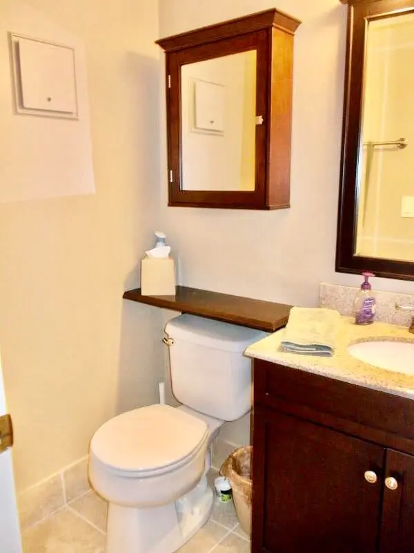 1/2 Bathroom at 2060 Exeter D, Boca Raton