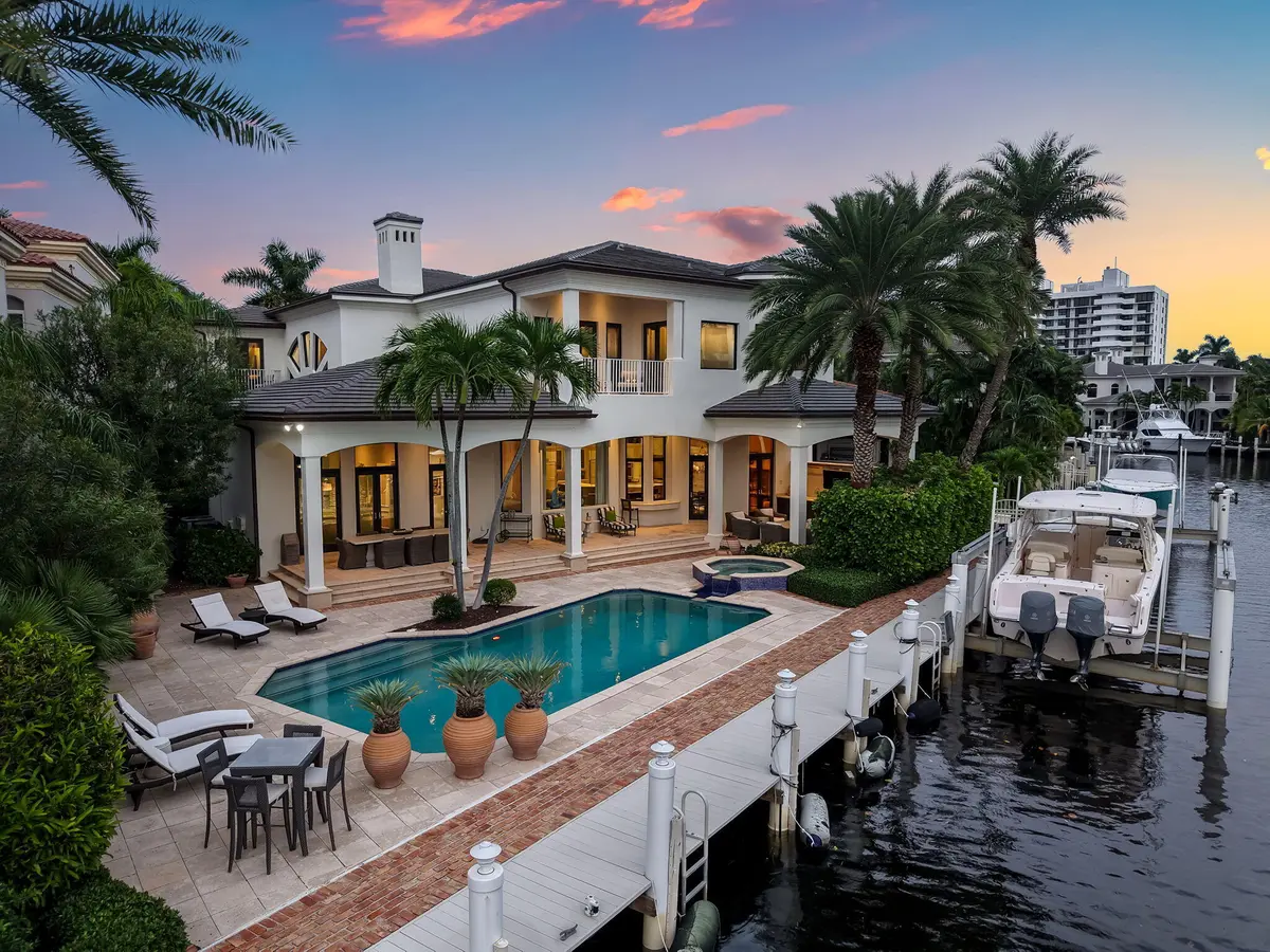 24,000 lb Boat Lift, on side canal at 1014 Grand Court, Highland Beach