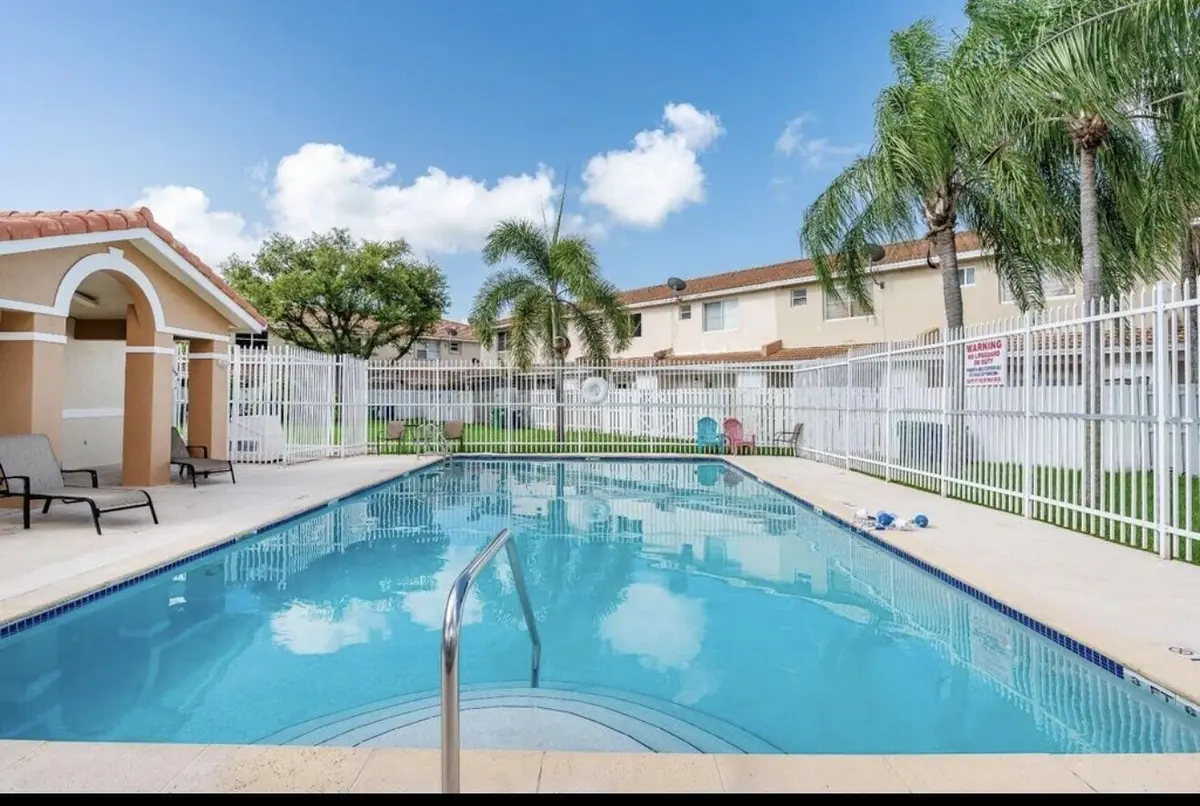 02_community_pool at 138xx SW 64th Street, Miami