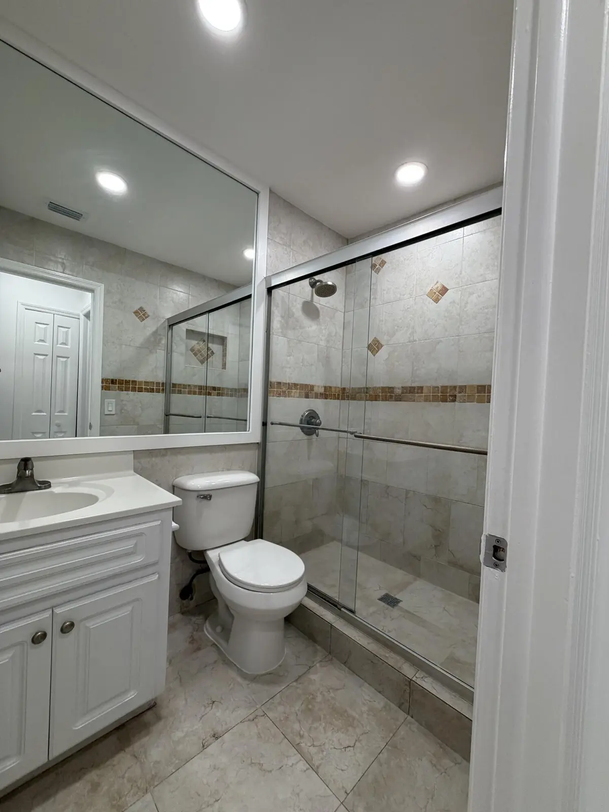 15_full_bath at 138xx SW 64th Street, Miami