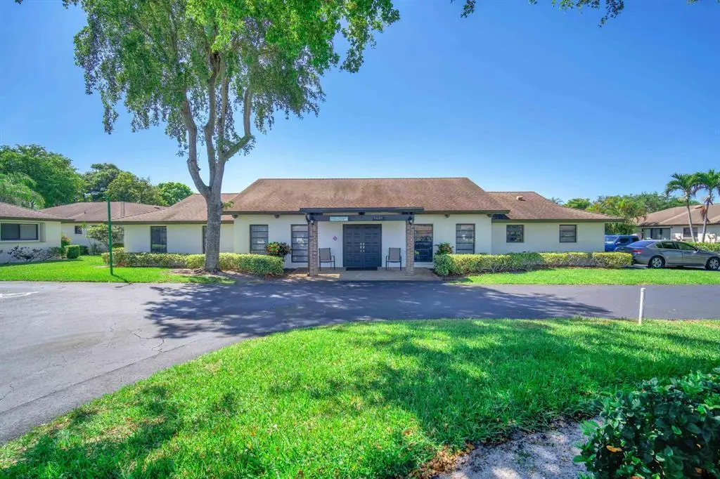 GREEN3 at 4948 Equestrian Circle B, Boynton Beach