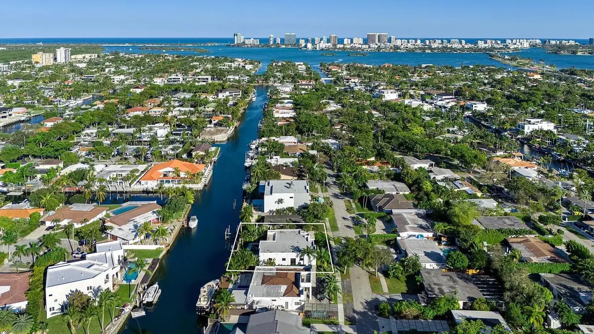 1905 N Hibiscus Drive, North Miami, FL – photo 8