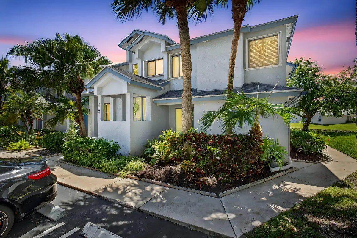 1-web-or-mls-060_BS1A3939 day to dusk at 406 Harbour Pointe Way, Greenacres