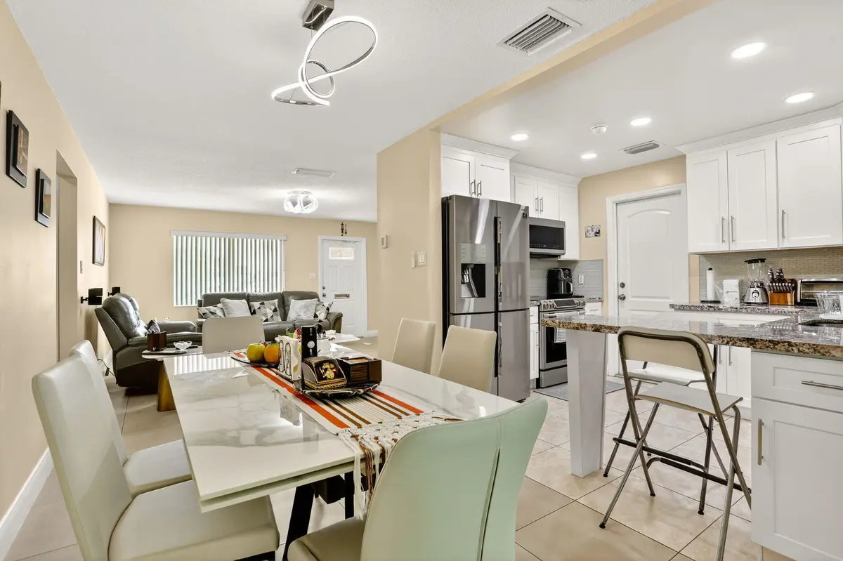 25-web-or-mls-6945-3743 at 6945 NW 14th Street, Margate