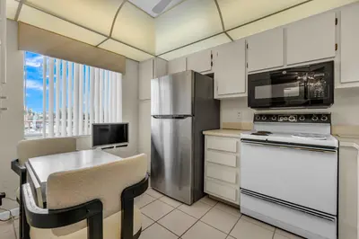 14307 BEDFORD Drive 306, Delray Beach – Condominium for sale