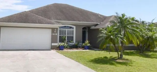 Front of house at 1618 SW nervia Avenue, Port St. Lucie