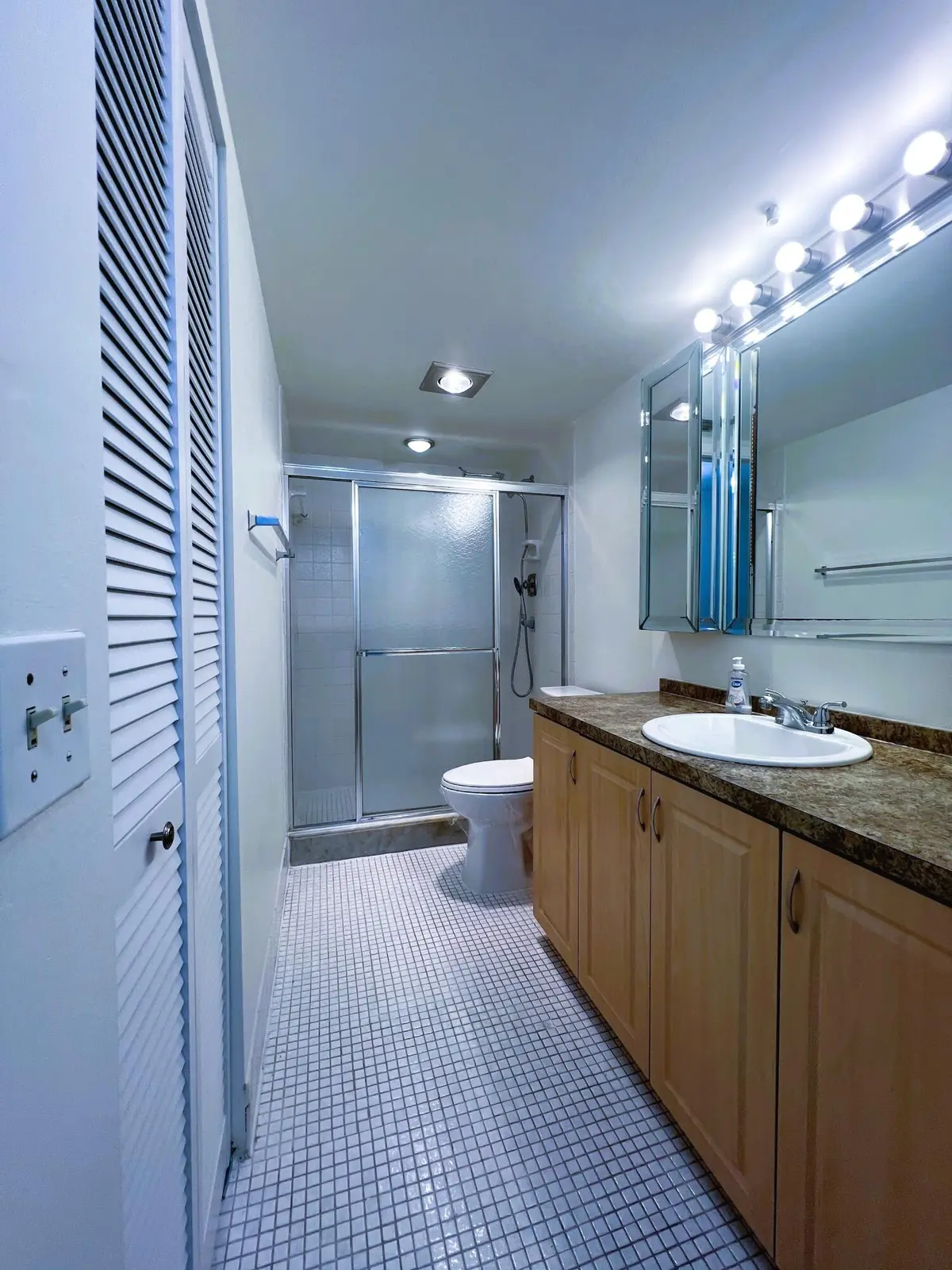 GUEST BATHROOM at 2403 Antigua Circle J4, Coconut Creek