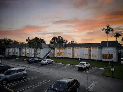 8400 W Sample Road 203, Coral Springs – Condominium for rent