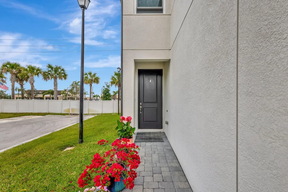 4-web-or-mls-5P1A3953 at 2401 SE Tarvest Way, Stuart