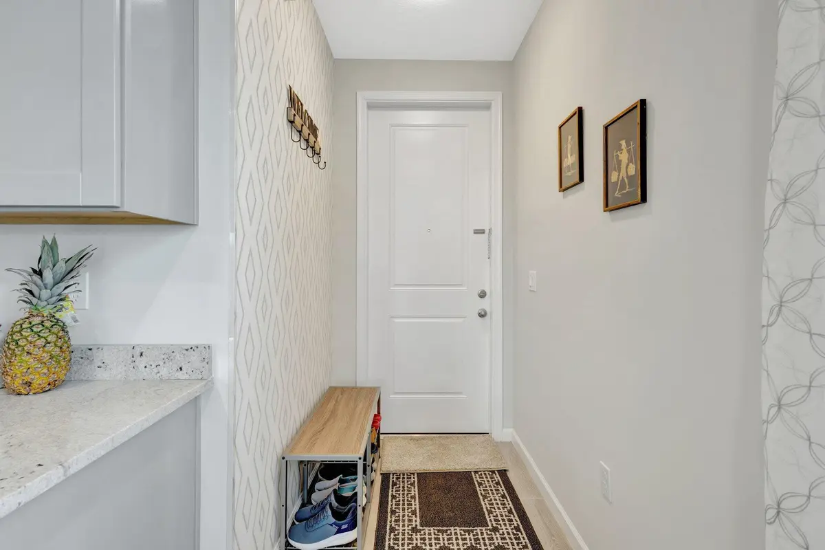 5-web-or-mls-5P1A3956 at 2401 SE Tarvest Way, Stuart