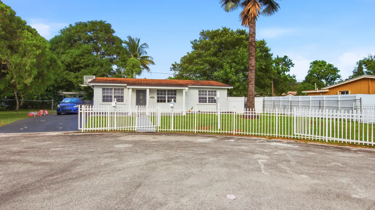 3907 SW 59TH Avenue 1, West Park, FL – photo 3