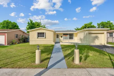 3921 NW 35th Terrace, Lauderdale Lakes – Single Family Residence for sale