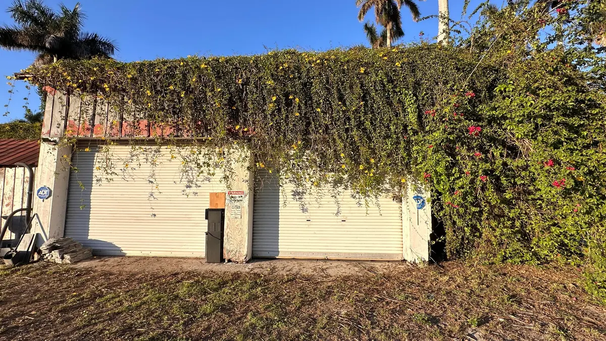 96470F7F-BD67-4DAA-82B8-2BAA1CF08B11 at 1977 E Main Street, Pahokee