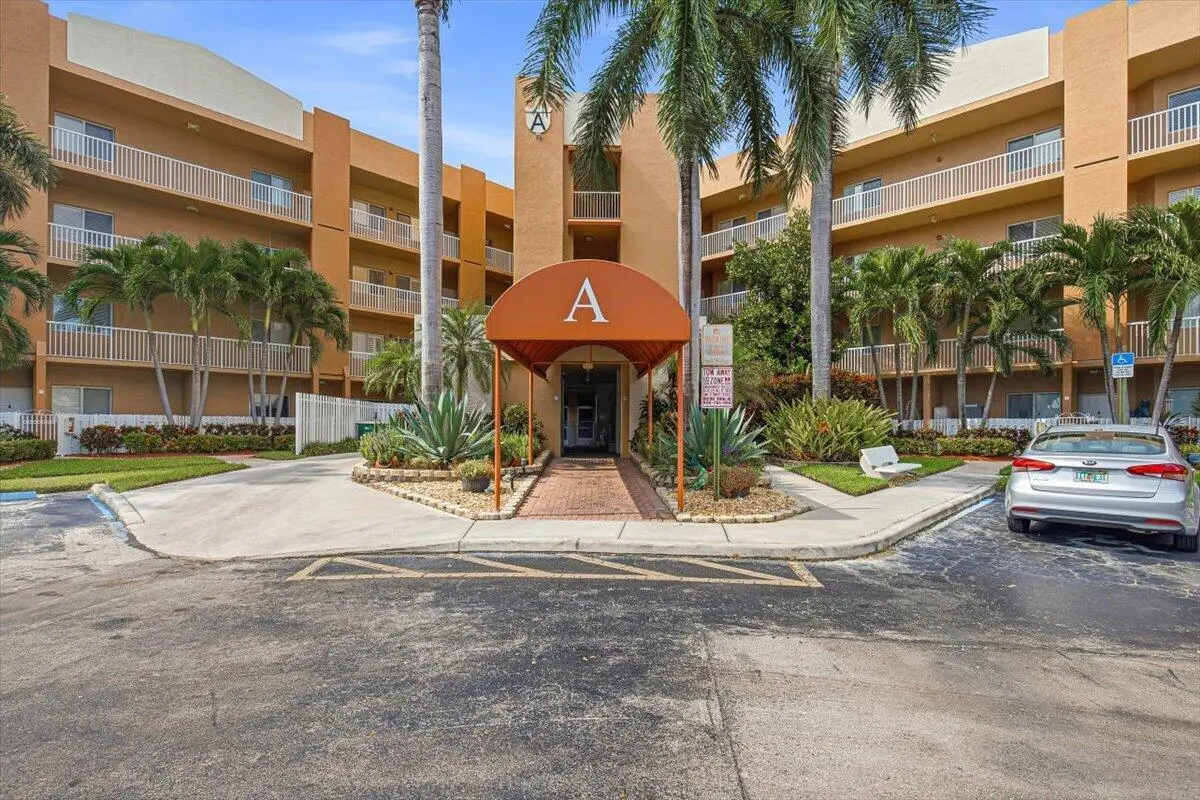 FRONT OF BLDG at 7715 YARDLEY Drive 313, Tamarac