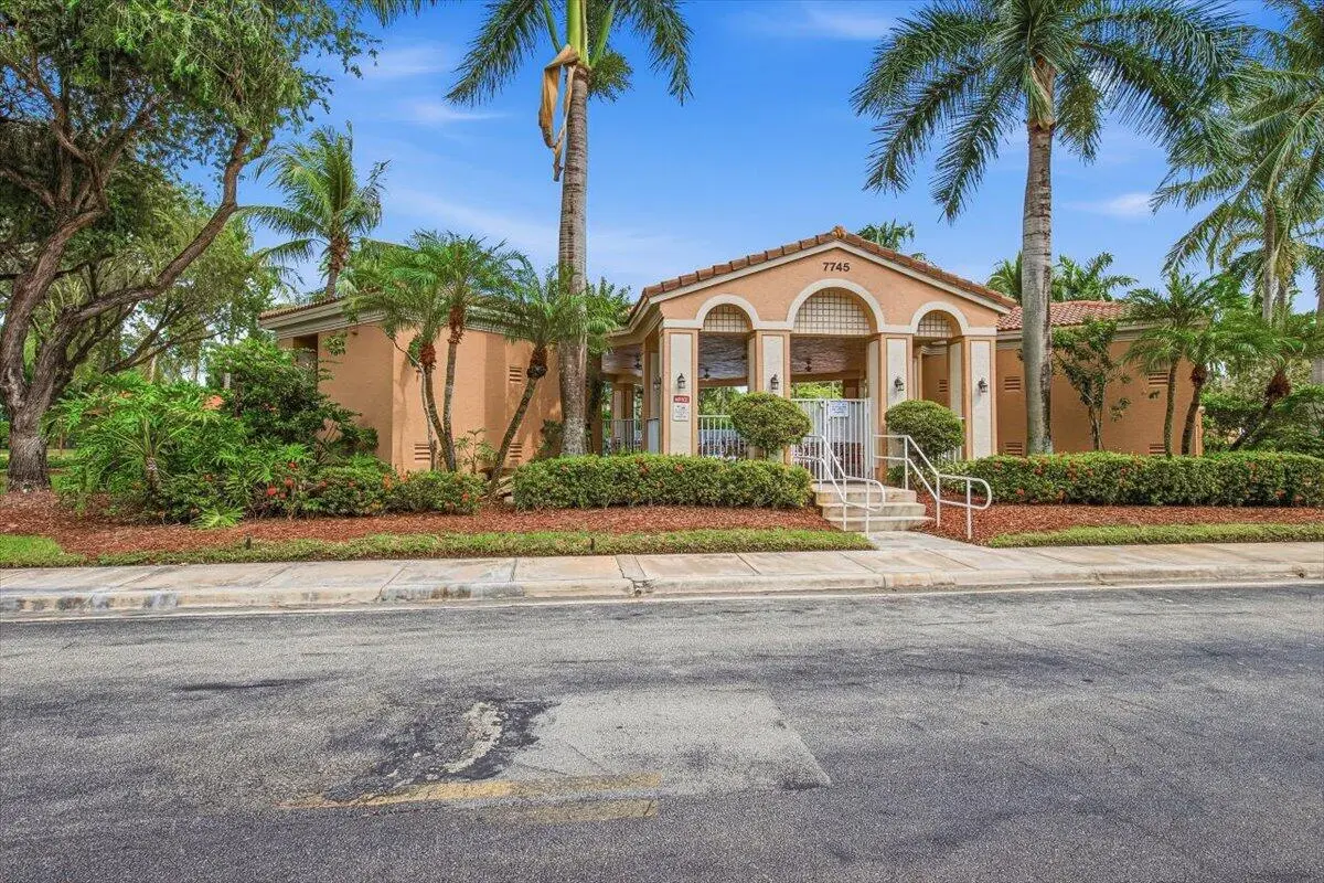 NEIGHBORHOOD POOL at 7715 YARDLEY Drive 313, Tamarac