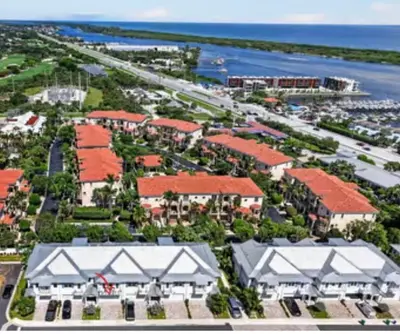 114 ROYAL PALM Circle, Tequesta – Townhouse for rent