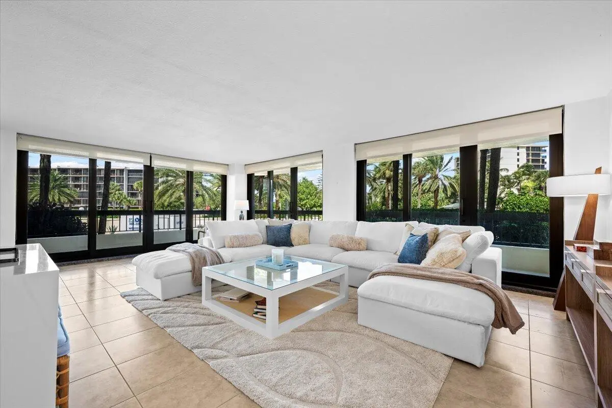 07-LUX_5934 at 50 S Beach Road Unit 101, Tequesta
