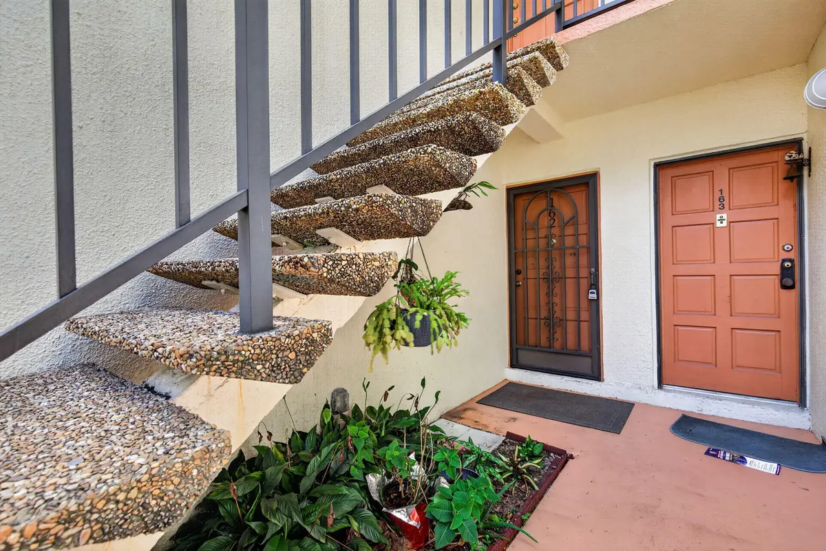 6-web-or-mls-_A7A8227 at 301 N Pine Island Road 162, Plantation