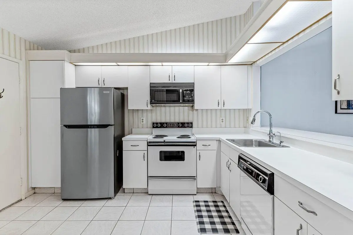 009-10063AndreaLane-B-BoyntonBeach-FL-33 at 10063 Andrea Lane B, Boynton Beach