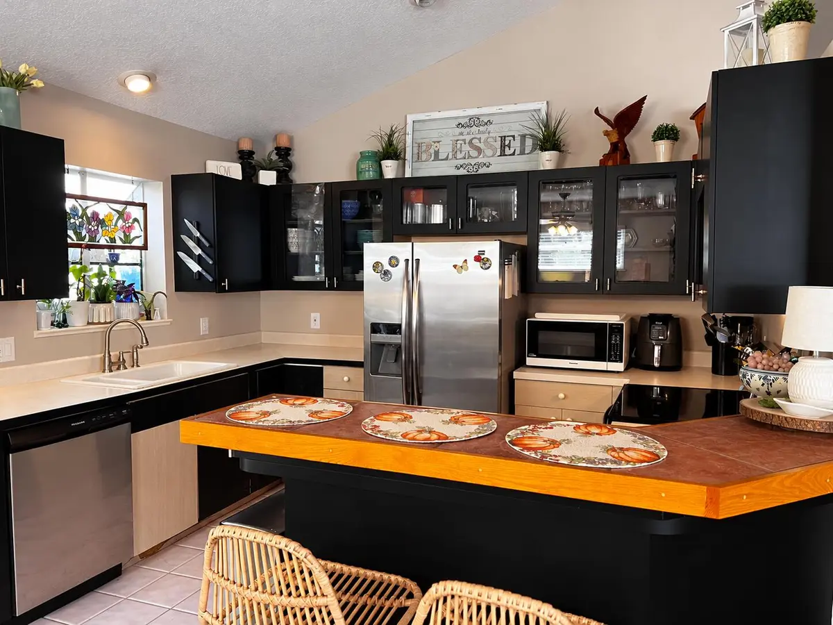 Tidy Modern Farmhouse Kitchen at 6020 SE Walkers Cay Court, Stuart