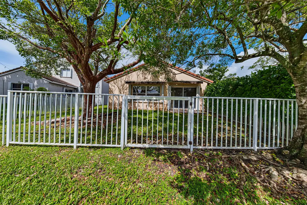 fenced back yard at 16416 SAPPHIRE Street, Weston