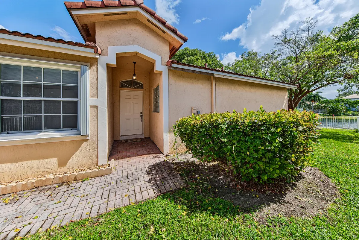 front door entrance at 16416 SAPPHIRE Street, Weston