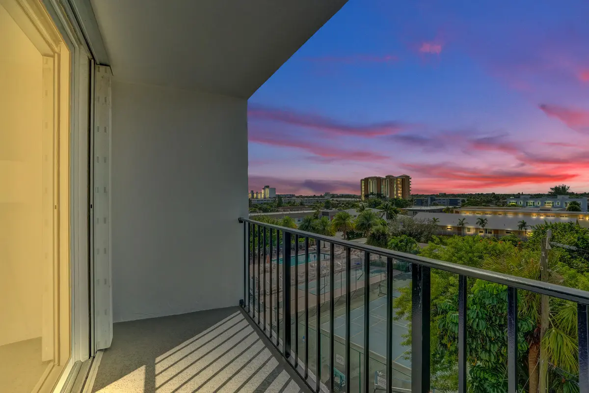 22-print-DSC05942 (2) at 1009 N OCEAN Boulevard 507, Pompano Beach