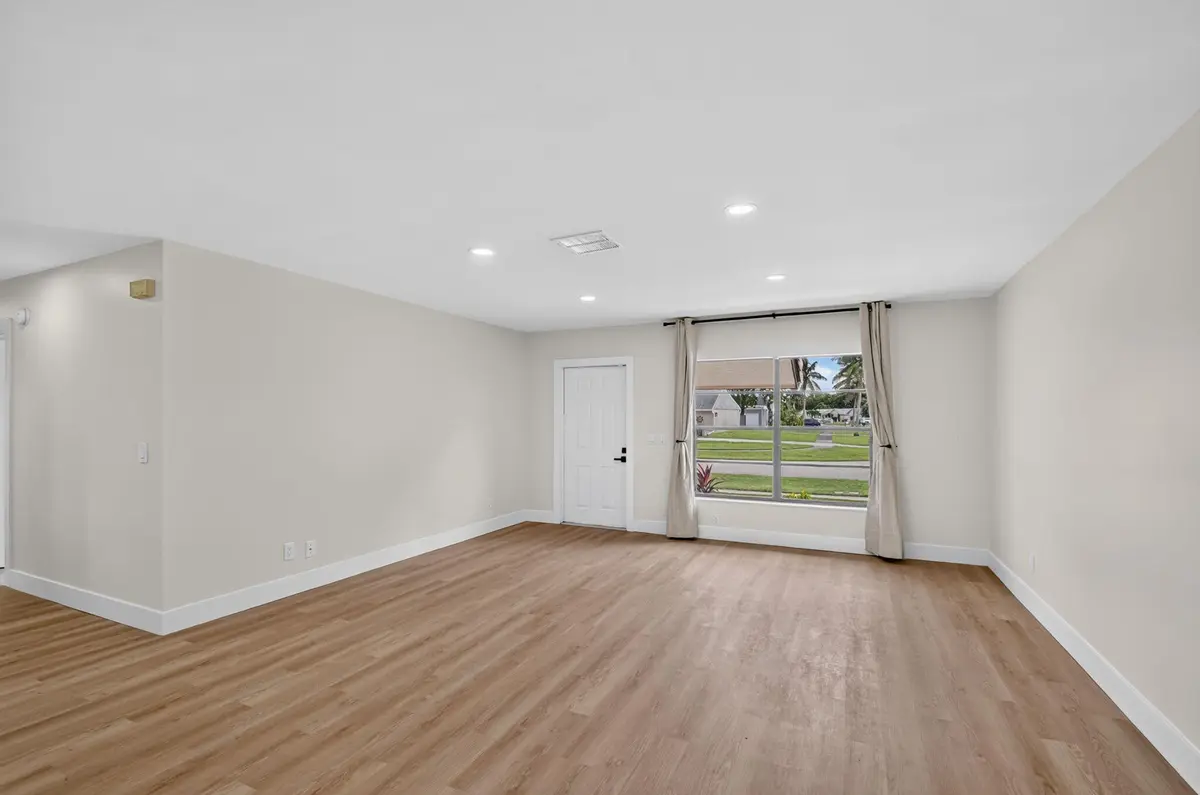 7-web-or-mls-DSC_3102 at 8213 Rose Marie Avenue, Boynton Beach