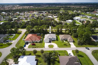5912 NW Culebra Avenue, Port St. Lucie – Single Family Residence for sale