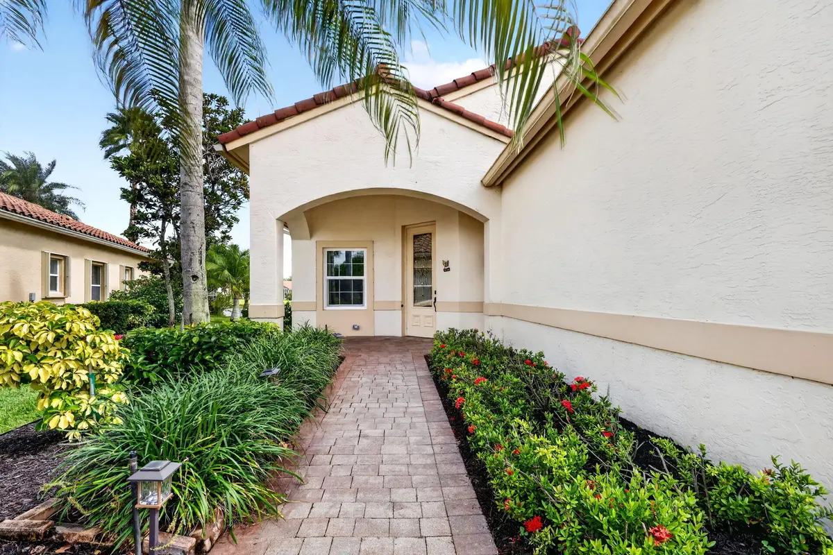 Front Walkway at 109 NW BAYCREST Court, Port St. Lucie