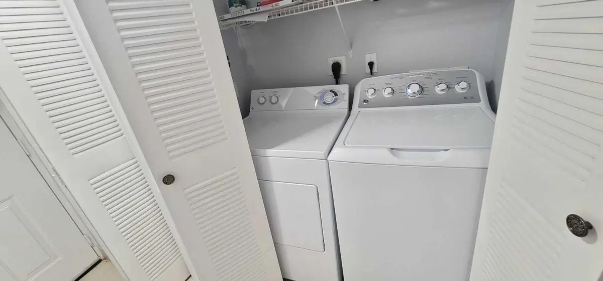 Laundry at 4021 SAN MARINO Boulevard 206, West Palm Beach
