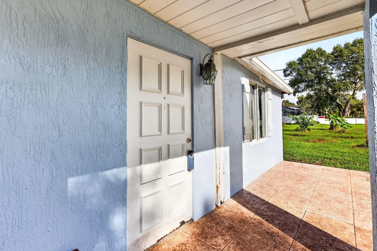 Front Exterior at 3171 Dame Road, Fort Pierce