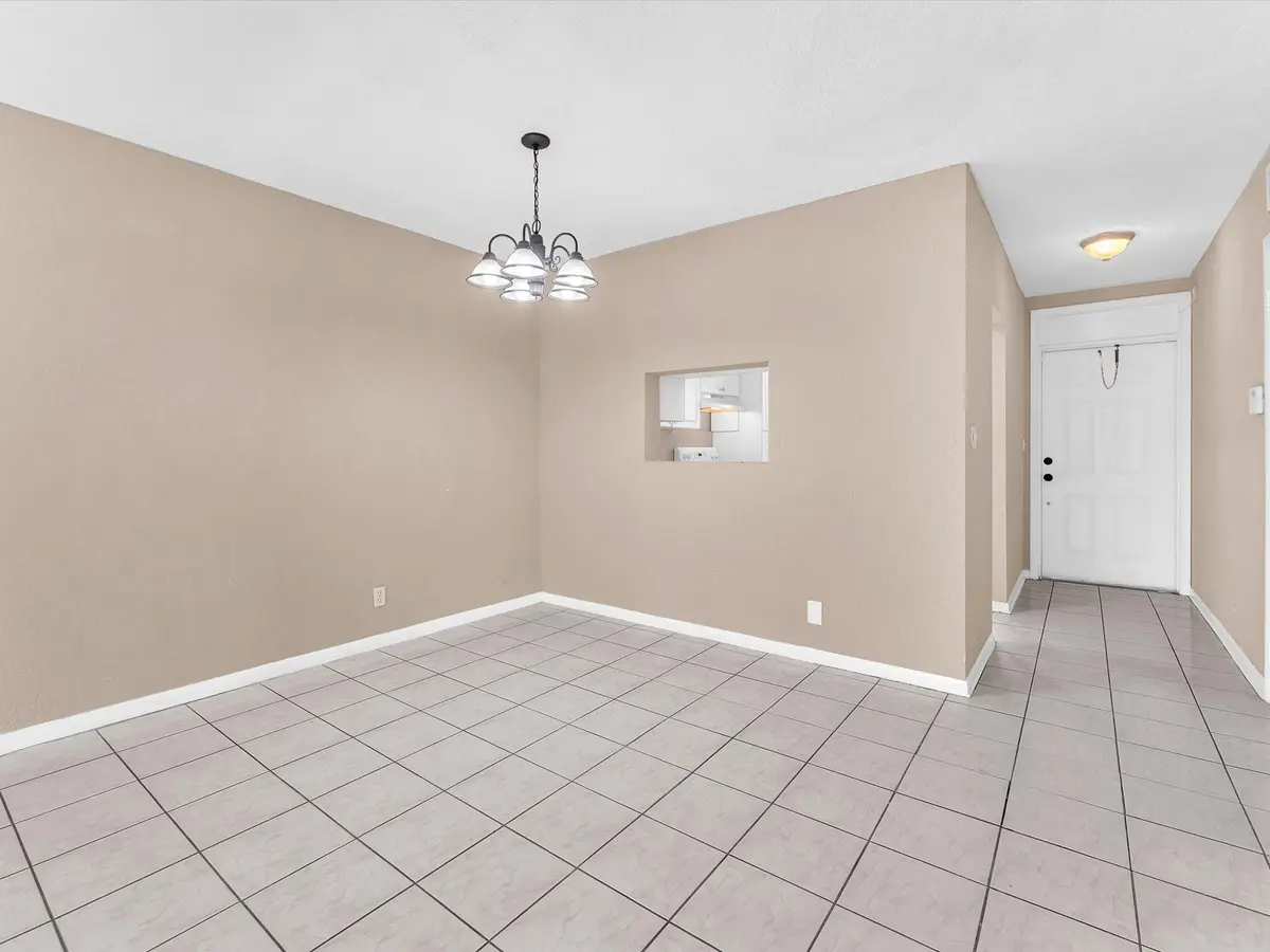 Photo 8 at 5275 NW 10TH Court 401, Plantation