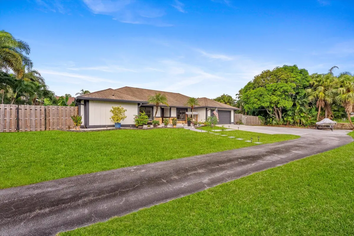 04-4 at 6515 Riparian Road, Atlantis