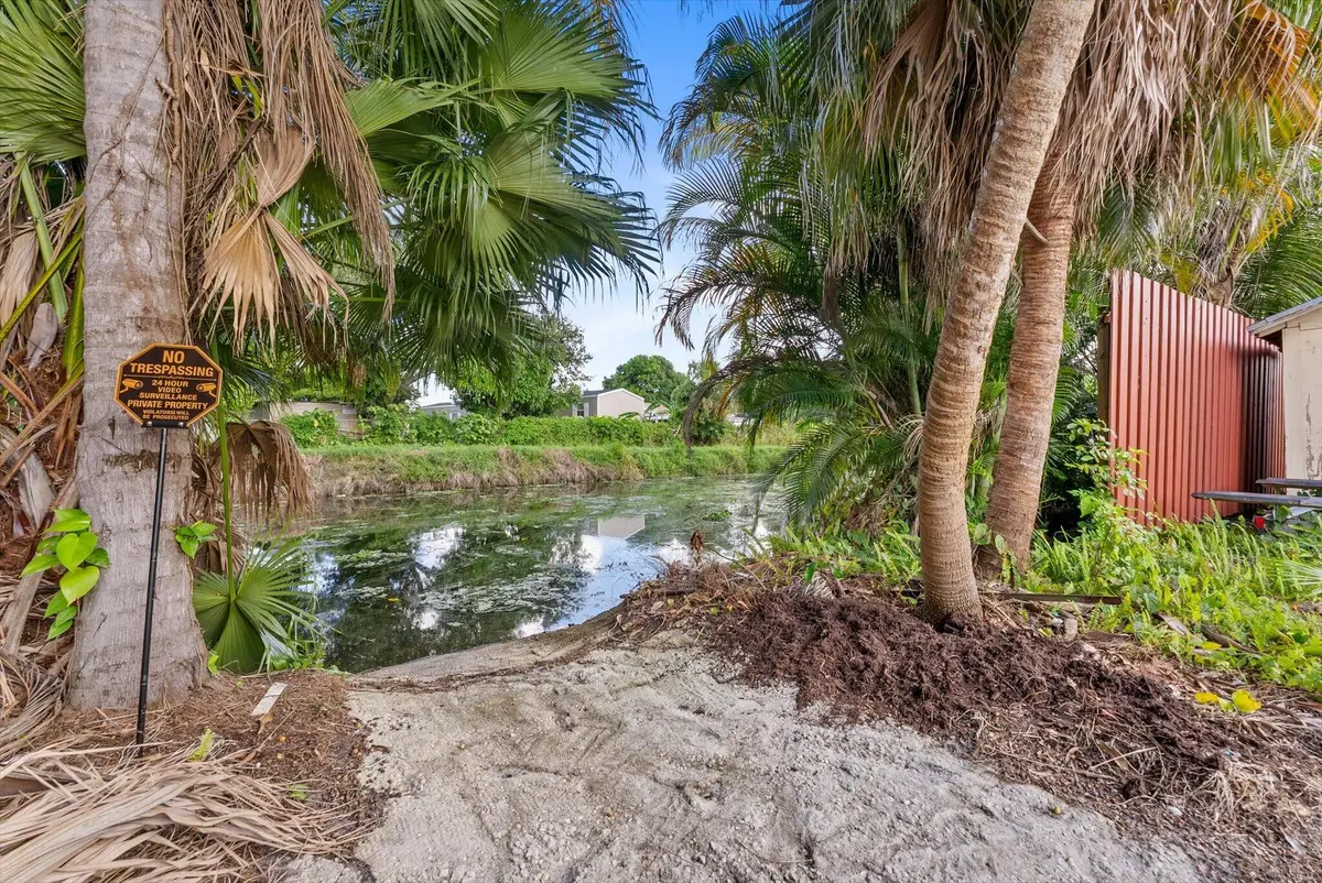 07-7 at 6515 Riparian Road, Atlantis